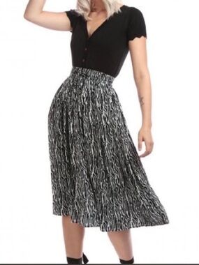 Collectif Bright & Beautiful zebra skirt